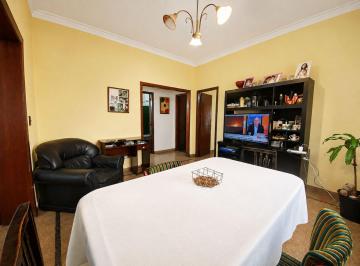 Casa · 112m² · 5 Ambientes · 1 Cochera · Casa 4 Dorm. en Venta en Berisso con Cochera
