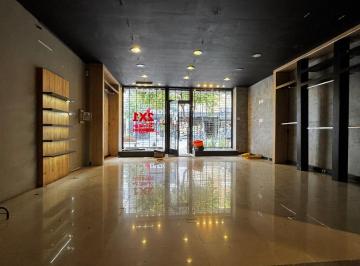 Local comercial de 2 ambientes, La Plata · Local Calle 8