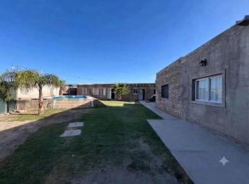 Casa · 180m² · 4 Ambientes · 2 Cocheras · Casa en Los Corralitos Guaymallen