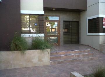 Departamento · 40m² · 1 Dormitorio · B° Pueyrredon - Depto. un Dormitorio - C/ Balcon - m de Plaza Alem