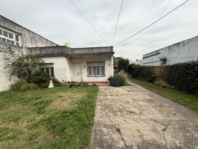 Casa · 360m² · 5 Ambientes · 3 Cocheras