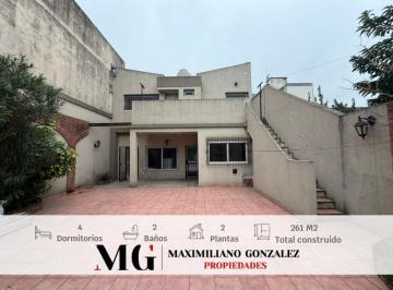 Casa · 221m² · 5 Ambientes · 1 Cochera · Casa Venta - Villa Lugano