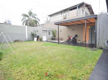 Casa · 62m² · 3 Ambientes · 4 Cocheras · Casa en Venta en Pablo Podesta 3 Amb con 4 Cocheras