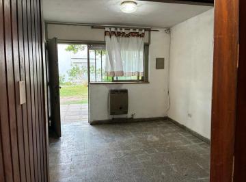 Casa · 56m² · 3 Ambientes · 1 Cochera · Oportunidad PH 3 Amb Cochera Patio Parrilla