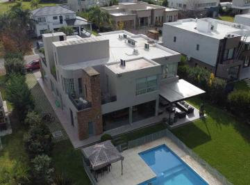 Casa · 430m² · 8 Ambientes · 2 Cocheras · Venta Casa 8 Ambientes Valvedez Barrio Privado