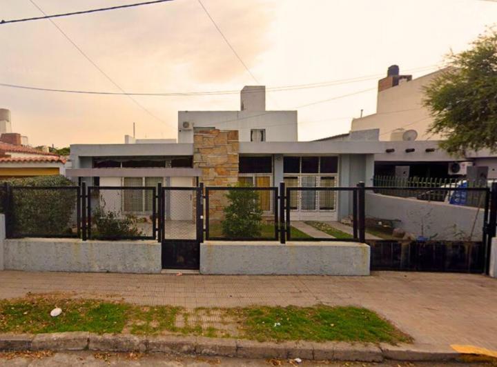 Casa · 208m² · 8 Ambientes