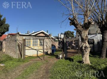 Casa · 68m² · 3 Ambientes · 1 Cochera · Venta Casa 3 Ambientes en Ezpeleta Este