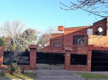 Casa de 6 ambientes, La Matanza · Importante Propiedad en El Centro de González Catán