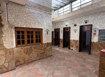 PH · 124m² · 7 Ambientes · 1 Cochera · Venta Casa 3 Dorm., Cochera B. Echesortu
