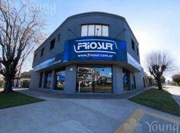 Local comercial · 365m² · Local con Oficinas Sobre Av Calchaquí