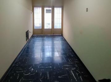 Departamento · 80m² · 3 Ambientes · Departamento en Venta Planta Baja 2 Dorm.