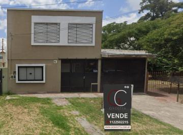 Casa en Venta de 5 ambientes Villa Udaondo · Casa Cerca de Acceso Oeste! Oportunidad