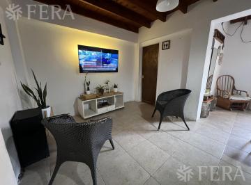 Casa · 110m² · 6 Ambientes · Venta Casa Para Dos Familias en Bernal Oeste