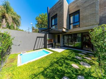 PH · 131m² · 5 Ambientes · 1 Cochera · Venta - Departamento de Pasillo Tríplex con Patio y Pileta - Fisherton, Rosario.