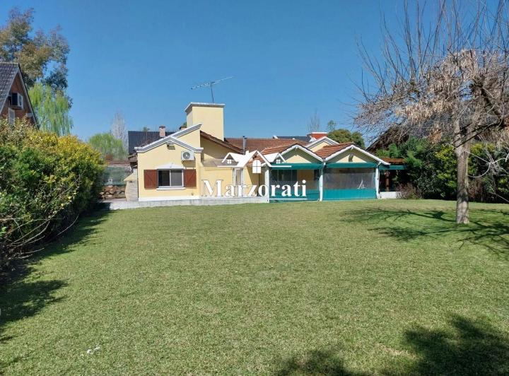 Casa · 150m² · 4 Ambientes · 1 Cochera