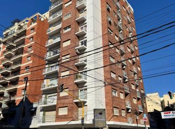Departamento de 3 ambientes, Lanús · Venta - Exc Depto de 2 1/2 Amb. con Balcon y Totalmente Al Frente en La Zona Mas Buscada de Lanusita
