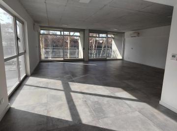 Oficina comercial · 80m² · Oficina en Alquiler y Venta con Dos Balcones en Distrito Quartier, Retiro