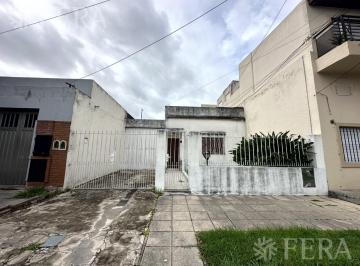 Casa · 71m² · 3 Ambientes · 1 Cochera · Venta Casa de 3 Ambientes con Cochera y Patio en Sarandí