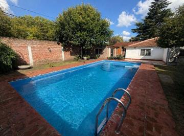 Casa · 176m² · 4 Ambientes · 2 Cocheras · Venta Casa 4 Amb Ciudad Evita Pileta Apt Credito