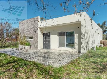 Casa · 153m² · 4 Ambientes · Venta Casa de 4 Ambientes C/pileta, Rio Hondo Al 200, Santa Clara, Manzanares.