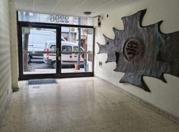 Departamento de 4 ambientes, Balvanera · 4 Ambientes Al Frente, Piso 4, Muy Luminoso C/balcón
