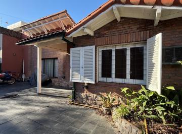 Casa · 238m² · 5 Ambientes · 1 Cochera · Casa en Venta en Las Carreras, San Isidro, G. B. a. Zona Norte