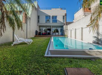 Casa · 343m² · 5 Ambientes · 2 Cocheras · Casa 5 Ambientes | Venta en Saavedra | Parrilla y Pileta