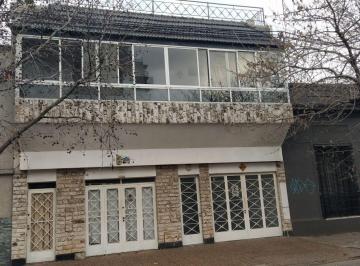 Casa de 1 ambiente, Rosario · Casa Al Frente de 2 Plantas con Cochera