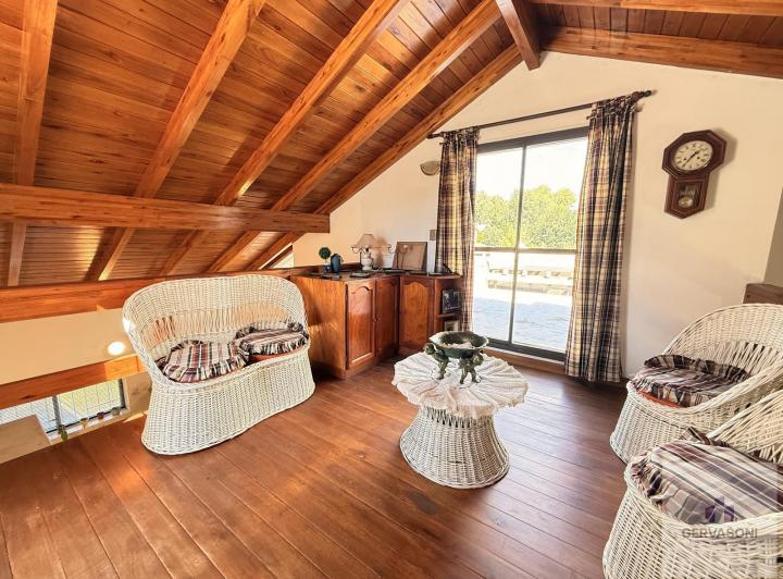 Casa · 148m² · 5 Ambientes · 1 Cochera