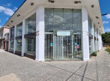 Local comercial · Imponente Local Sobre Bme Mitre.