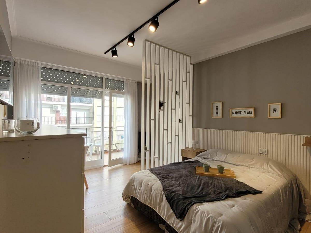 Departamento de 1 ambiente en octavo piso con balcón terraza