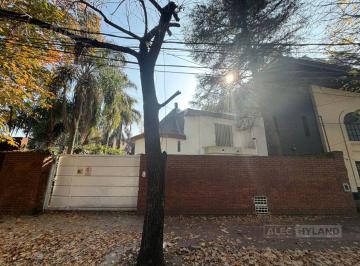 PH · 140m² · 3 Ambientes · 1 Cochera · Casa en PH en Venta Para Vivienda o Uso Profesional, en Acassuso, San Isidro