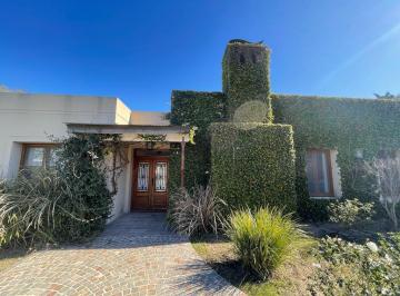 Casa · 154m² · 4 Ambientes · 2 Cocheras · Venta de Casa de Campo 4 Amb. en Barrio Privado Open Door (Lujan) Gba Oeste
