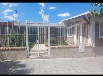 Casa de 4 ambientes, Las Heras · Lizana Propiedades Vende Casa en Barrio Infanta.