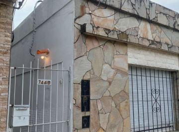 Casa de 4 ambientes, Rosario · Alquiler Casa de Pasillo de Dos Dorm. y un Comodín