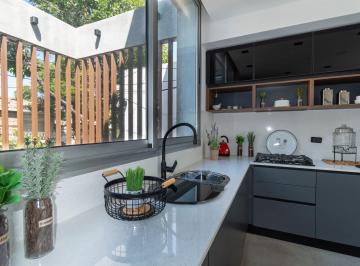 Casa · 185m² · 4 Ambientes · 1 Cochera · Casa en Venta 2 Dorm con Pileta y Cochera