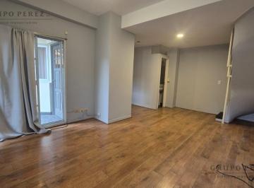 Departamento · 80m² · 3 Ambientes · 1 Cochera · PH de 3 Amb C/ Cochera Descubierta en Avellaneda en Alquiler de 85 m²