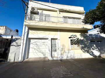 Casa · 168m² · 5 Ambientes · 1 Cochera · Venta Casa 4 Dorm. en Barrio Gral San Martin