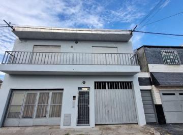 Casa · 84m² · 3 Ambientes · 2 Cocheras · Casa en Venta 2 Dorm. Cochera Barrio Matheu