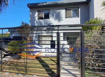 Casa · 235m² · 6 Ambientes · 3 Cocheras · Alquiler de Casa en Castelar
