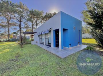 Casa · 55m² · 2 Ambientes · 2 Cocheras · Casa en La Caleta