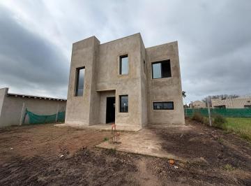Casa · 190m² · 4 Ambientes · Casa en Venta Cardales Chico