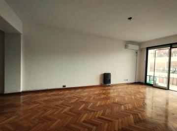 Departamento · 90m² · 4 Ambientes · Alquiler 4 Ambientes Almagro Balcon Al Frente