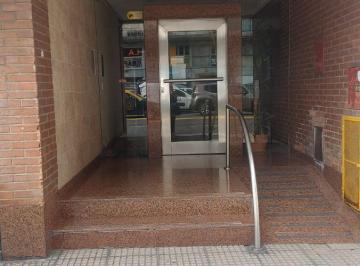 Departamento de 2 ambientes, San Cristobal · Departamento de 2 Ambientes en Excelente Estado y Super Luminoso. Gran Conectividad de Transportes.