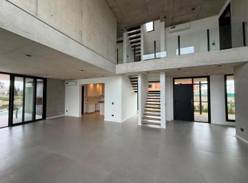 Casa · 457m² · 7 Ambientes · Casa Los Puentes - Alquiler