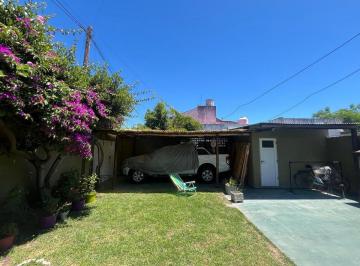 Casa · 90m² · 3 Ambientes · Venta Casa 3 Amb Jardin Cocheras Parri San Isidro