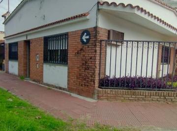 Casa · 136m² · 4 Ambientes · 1 Cochera · Venta - Casa 3 Dorm. y Garage - Fraga 810 - Barrio Belgrano - Rosario