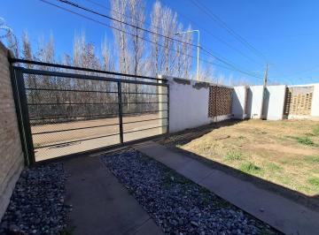 Casa · 100m² · 3 Ambientes · 2 Cocheras · Casa - Centenario