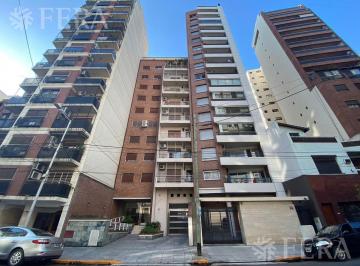 Departamento · 40m² · 2 Ambientes · 1 Cochera · Alquiler Departamento 3 Ambientes con Balcón en Avellaneda