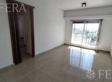 Departamento · 48m² · 3 Ambientes · Alquiler Departamento 3 Ambientes con Balcón en Sarandi